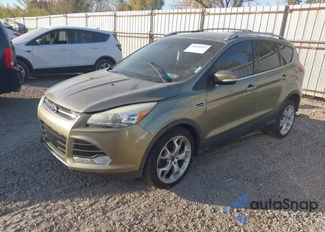 2013 Ford Escape Titanium z USA, uszkodzony, nr VIN 1FMCU9J90DUC83920